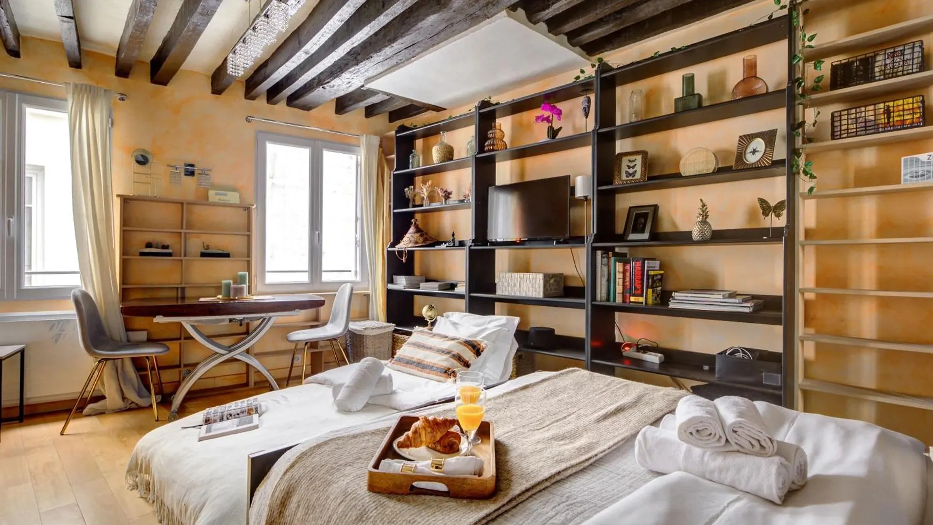 Bnbnova - Pompidou & Le Marais Paris Apartment